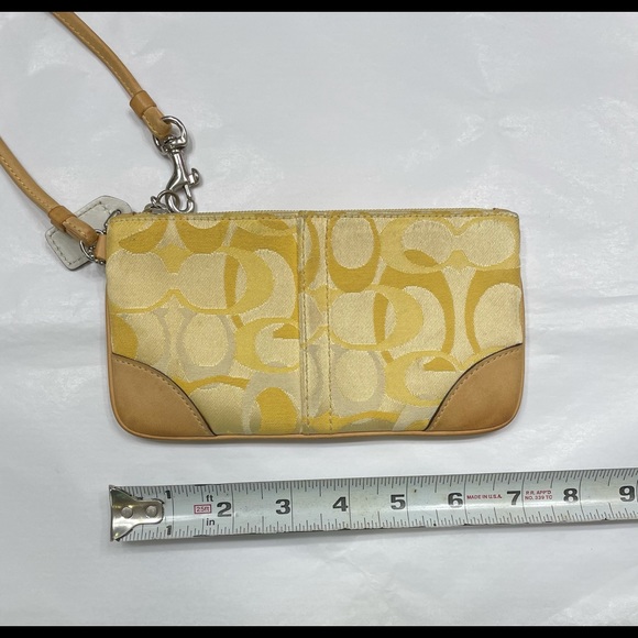 Coach wristlet - Picture 3 of 5